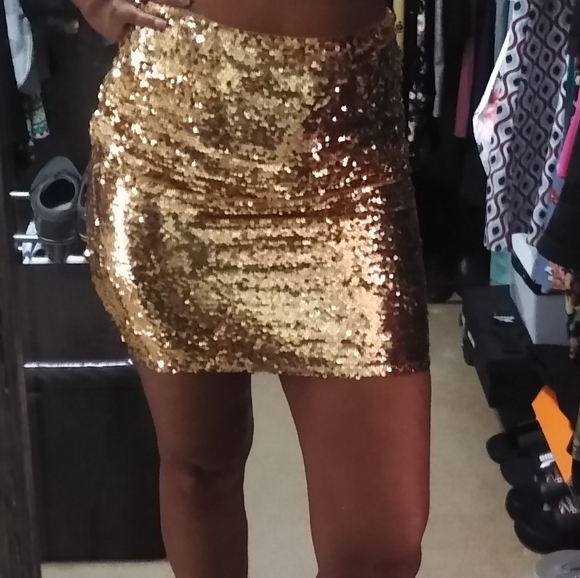 Sequin Mini Skirt - Picture 1 of 8